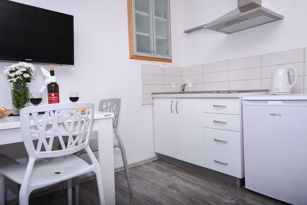 Tragos Lemon Tree Apartment Trogir Exterior photo