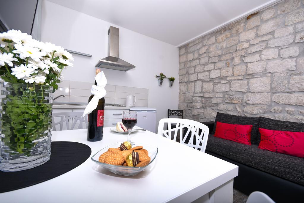 Tragos Lemon Tree Apartment Trogir Exterior photo