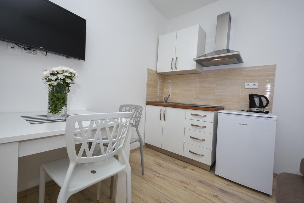 Tragos Lemon Tree Apartment Trogir Exterior photo