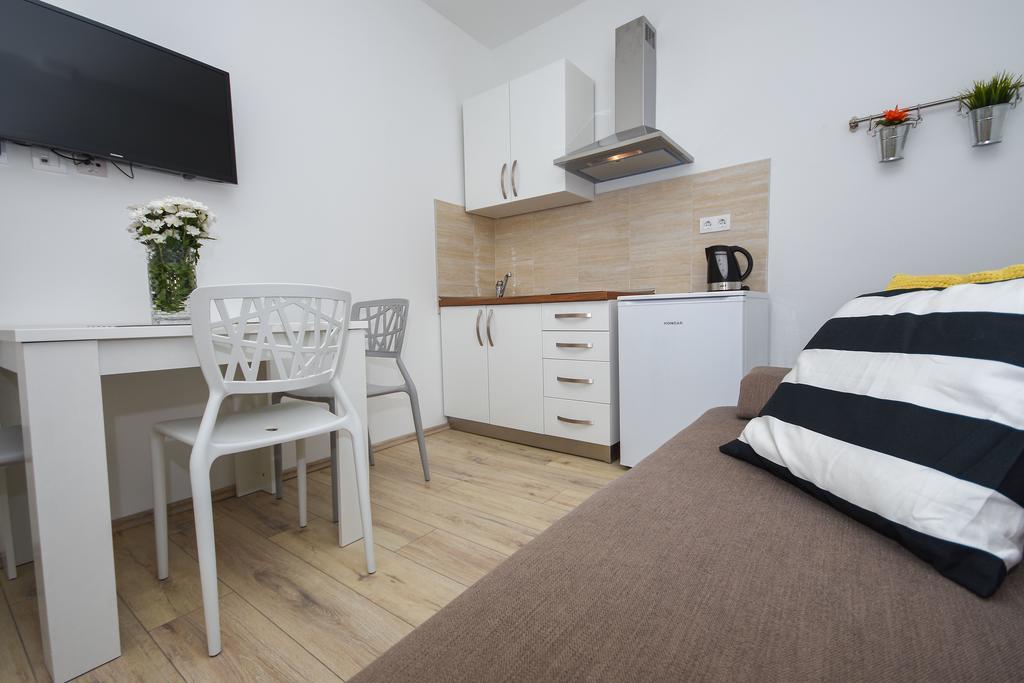 Tragos Lemon Tree Apartment Trogir Exterior photo