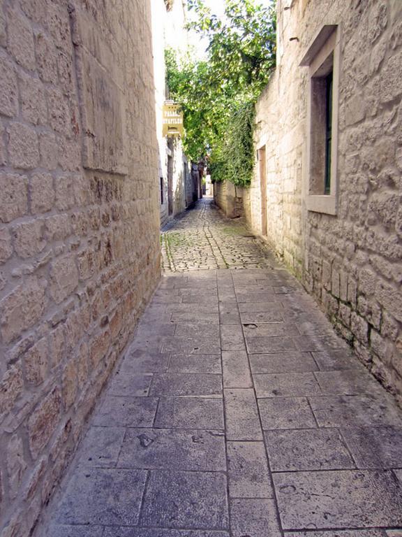 Tragos Lemon Tree Apartment Trogir Exterior photo
