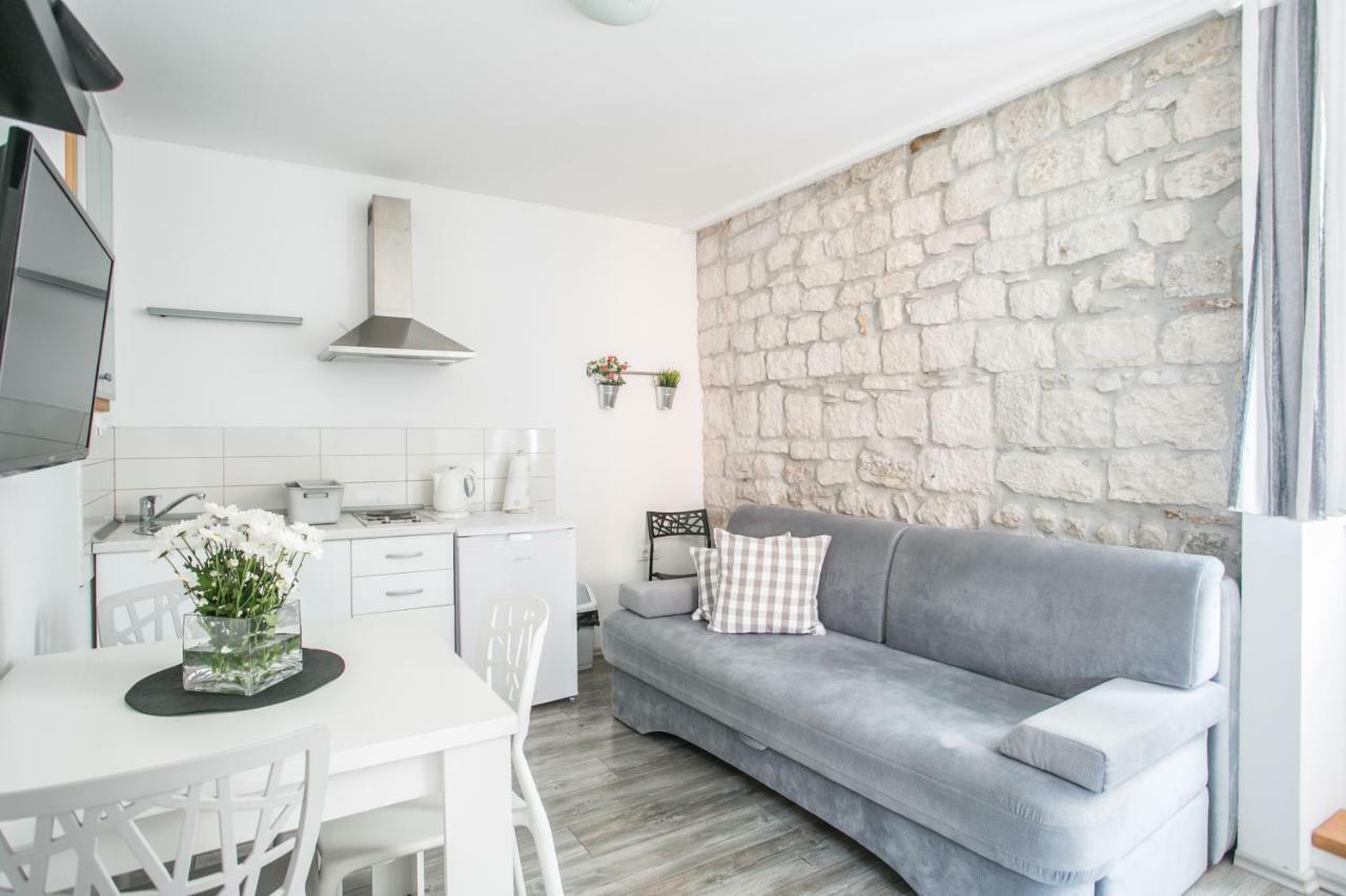 Tragos Lemon Tree Apartment Trogir Exterior photo